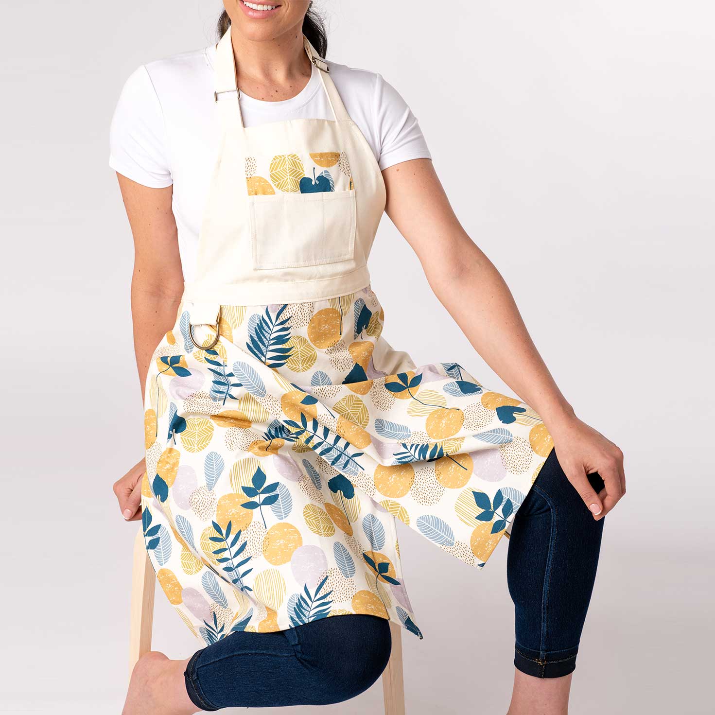 Sanbao Split Leg Pottery Apron - Pastel Leaf